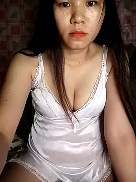 Snapshot of Ladygirl_x chatting on October 2025 04:52:02 PM Ladygirl x online show from October 2025 04:52:02 PM