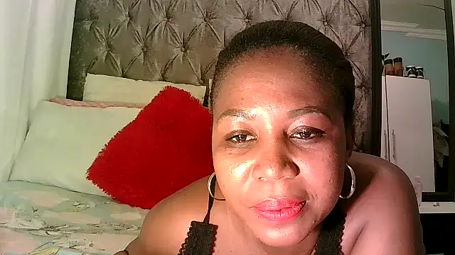 Pookie1990 online show from October 2025 03:51:02 PM