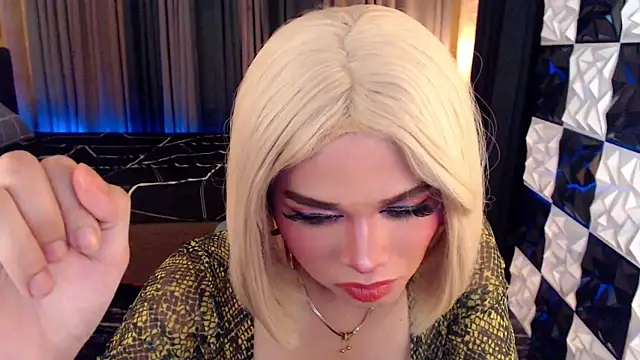 BigCockMaxineTS online show from November 2025 06:31:02 PM