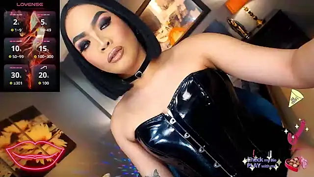 Snapshot of FridaHumphrey chatting on September 2025 05:27:02 PM FridaHumphrey online show from September 2025 05:27:02 PM