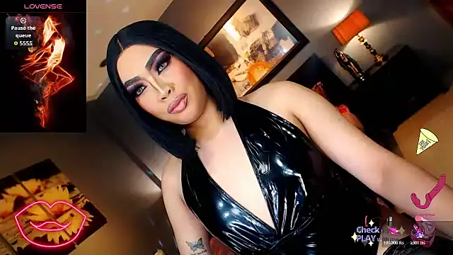 FridaHumphrey online show from December 2025 06:06:01 PM