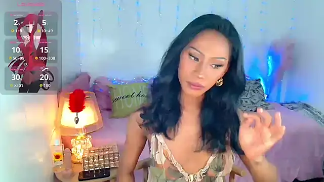 sassylatina online show from October 2025 03:00:01 PM