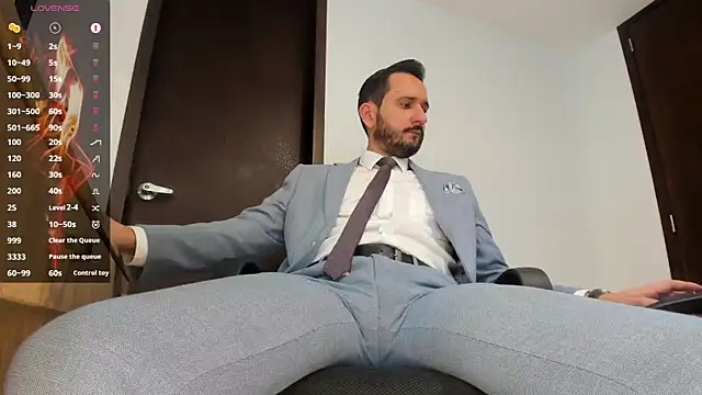 KarlBoss1 online show from September 2025 01:38:01 PM