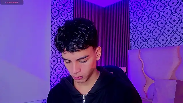 LIHIAN TAY online show from April 2026 12:27:02 PM