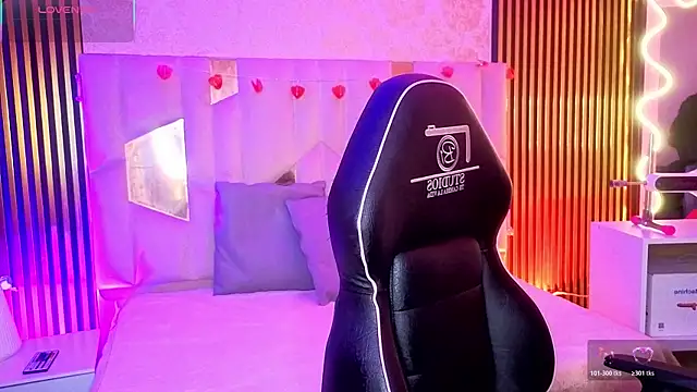 LIHIAN TAY online show from April 2026 12:00:02 PM