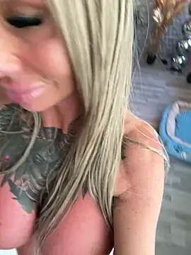 dutchbarbie online show from April 2026 06:10:01 PM