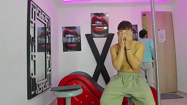 Snapshot of RED_EMPIRE chatting on September 2025 01:26:02 PM RED EMPIRE online show from September 2025 01:26:02 PM