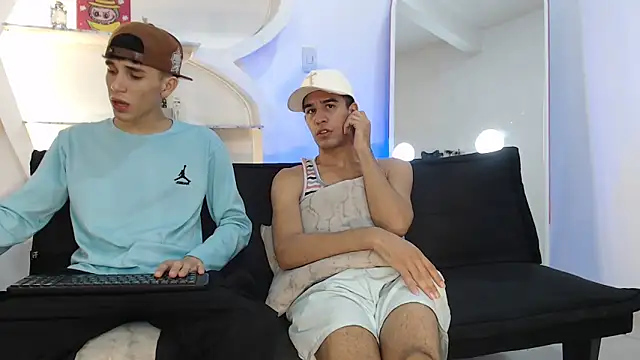 Snapshot of RED_EMPIRE chatting on October 2025 01:27:02 AM RED EMPIRE online show from October 2025 01:27:02 AM