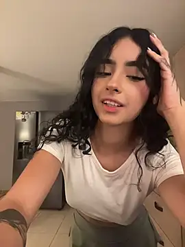 Snapshot of RosseMelody chatting on July 2026 01:58:33 AM RosseMelody online show from July 2026 01:58:33 AM