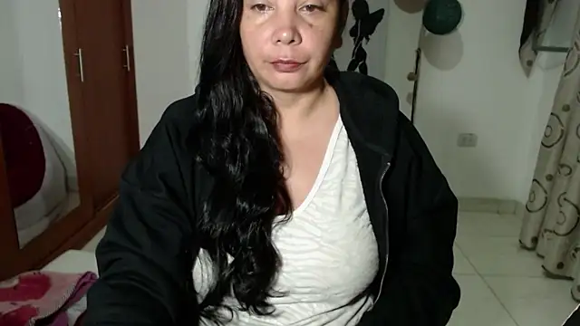 Snapshot of Vivian_milf_paint chatting on September 2025 03:10:02 AM Vivian milf paint online show from September 2025 03:10:02 AM