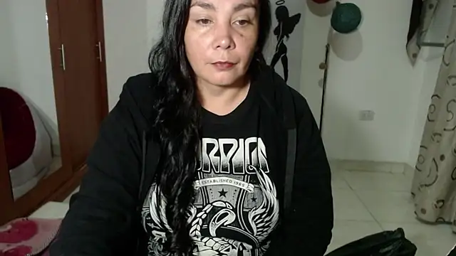 Snapshot of Vivian_milf_paint chatting on September 2025 03:00:02 AM Vivian milf paint online show from September 2025 03:00:02 AM