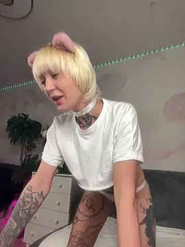 Snapshot of Lets_Fun chatting on September 2025 10:00:01 PM Lets Fun online show from September 2025 10:00:01 PM