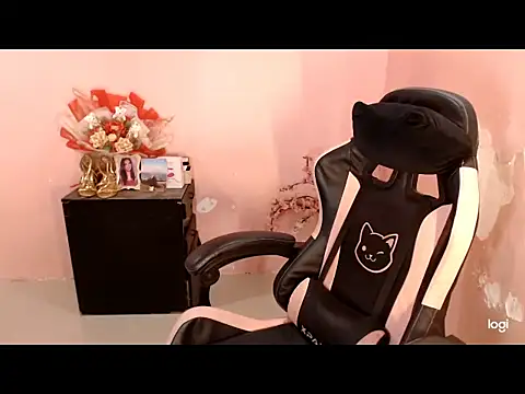 Snapshot of asian_lust_ chatting on May 2026 05:25:01 AM asian lust online show from May 2026 05:25:01 AM