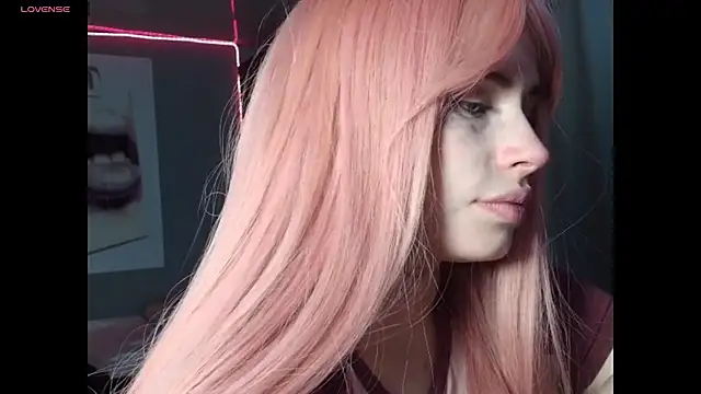 PieraMarch online show from April 2026 07:10:01 PM