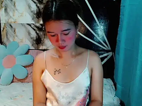 urgirl mikah online show from February 2026 11:00:01 PM