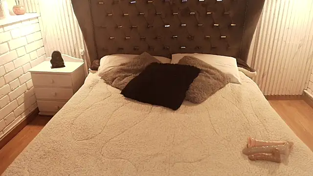 sidneylove  online show from September 2025 03:44:01 PM