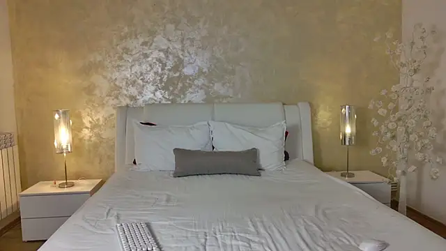 LexiRussell online show from April 2026 02:56:01 AM