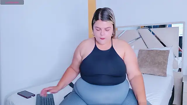 KiimBrooks online show from April 2026 10:03:02 AM