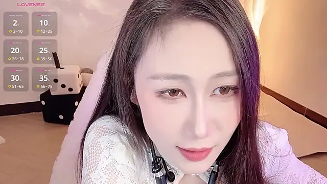 Snapshot of BoxedGyre- chatting on October 2025 02:15:01 PM BoxedGyre- online show from October 2025 02:15:01 PM