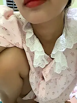 Snapshot of Ri210 chatting on October 2025 02:25:02 PM Ri210 online show from October 2025 02:25:02 PM