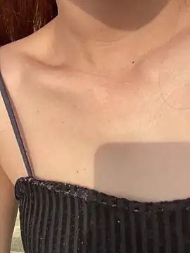 Snapshot of Ri210 chatting on October 2025 08:45:01 AM Ri210 online show from October 2025 08:45:01 AM