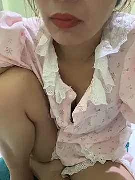 Snapshot of Ri210 chatting on October 2025 01:52:01 PM Ri210 online show from October 2025 01:52:01 PM