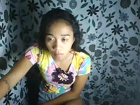 Virgen christine01 online show from April 2026 01:23:02 PM