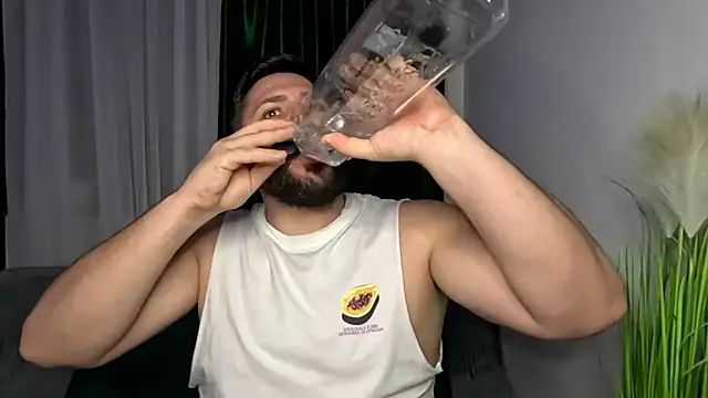 Gold Alpha Boy online show from April 2026 07:06:02 PM