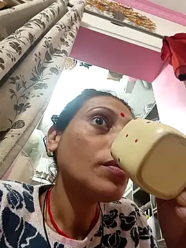 ISHANI-SINGH online show from January 2026 03:42:02 AM