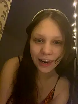 Lunliss online show from December 2025 12:40:02 AM