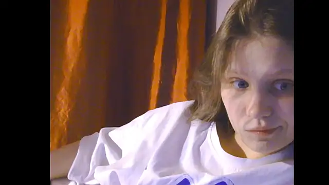 Lunliss online show from April 2026 07:33:02 PM