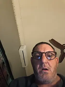 Snapshot of abellabricot chatting on May 2026 01:13:01 AM abellabricot online show from May 2026 01:13:01 AM