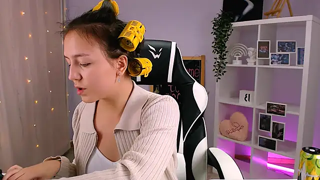 Snapshot of CindySparkl chatting on September 2025 04:47:01 AM CindySparkl online show from September 2025 04:47:01 AM