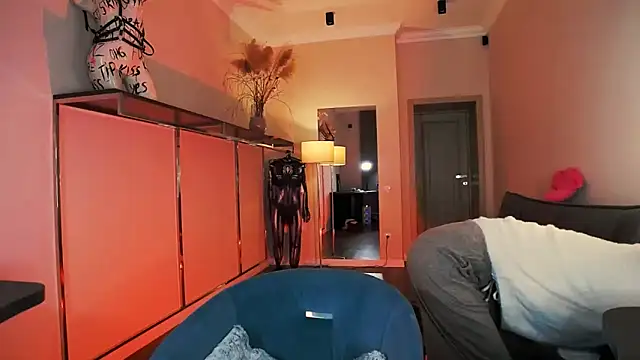 MariGven online show from November 2025 01:44:02 PM