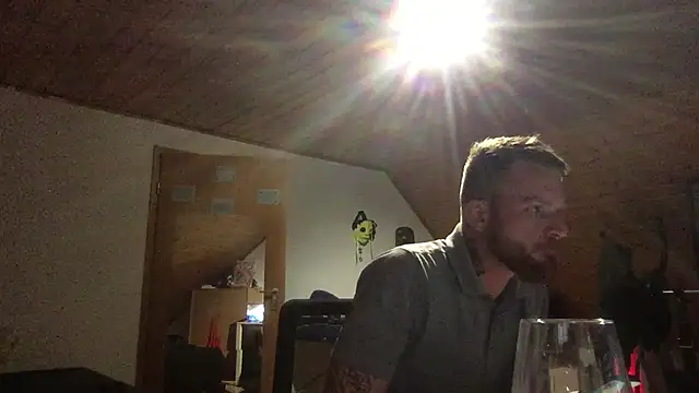 RedLayla online show from November 2025 08:46:02 PM