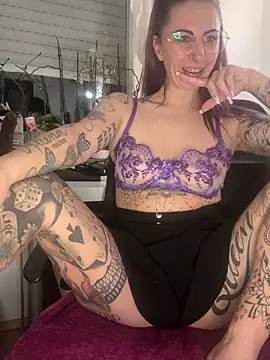 Dirty Mel online show from November 2025 09:15:01 PM