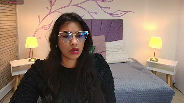 Lia Blake  online show from September 2025 11:55:02 AM