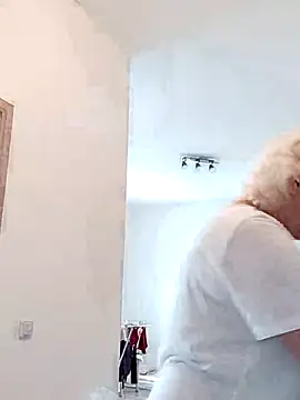 VikaKing online show from October 2025 12:50:01 PM