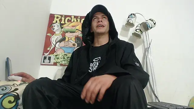 Thomasjons  online show from December 2025 03:45:02 AM