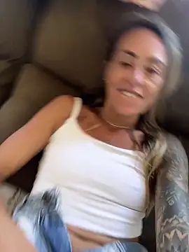 Princesahtinha online show from February 2026 04:56:02 PM