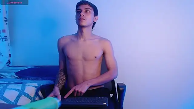 axel davis  online show from October 2025 01:39:02 AM