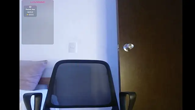 axel davis  online show from October 2025 12:11:01 AM