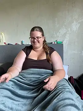 Snapshot of CurvyPaar2 chatting on July 2026 02:08:02 PM CurvyPaar2 online show from July 2026 02:08:02 PM