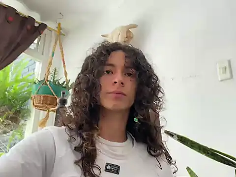 Snapshot of camille_delrey chatting on October 2025 06:03:02 PM camille delrey online show from October 2025 06:03:02 PM