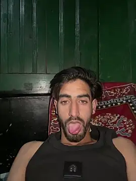 lyath3245 online show from April 2026 09:50:02 PM