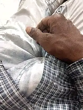 Snapshot of Wet_BunnyFun chatting on October 2025 06:50:02 PM Wet BunnyFun online show from October 2025 06:50:02 PM