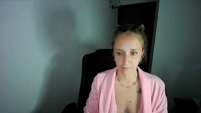 violetofsecret online show from September 2025 09:59:02 PM