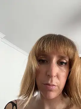 Snapshot of violetofsecret chatting on October 2025 11:55:02 AM violetofsecret online show from October 2025 11:55:02 AM