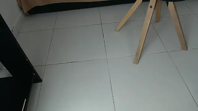 Michellee 20 online show from October 2025 01:32:02 PM