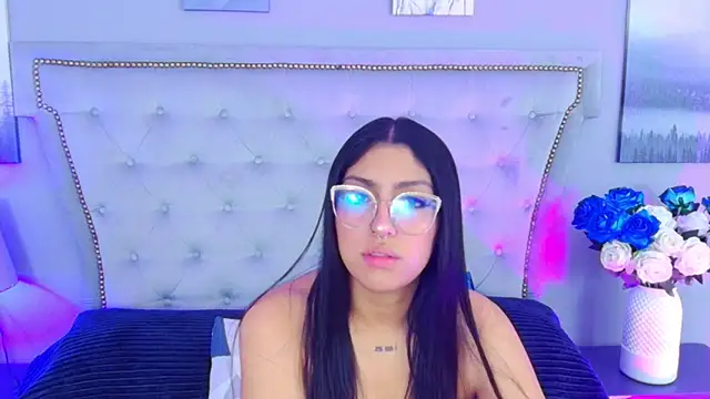 Scarlett Blaze1 online show from September 2025 01:02:02 PM